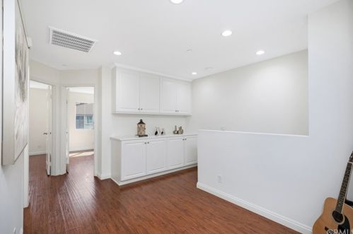 126 Hedge Bloom, Irvine CA  92618-1517 exterior
