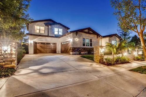 7679 Sitio Manana, Carlsbad, CA 92009-8960