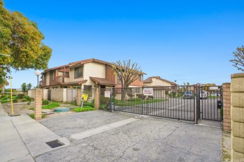 8034 Harrison St, Paramount, CA 90723-5449