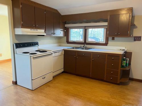 23 Whippoorwill Rd, Southington CT  06489-2041 exterior