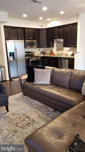 6 Sundance Dr, Trenton NJ 08619-3968 exterior