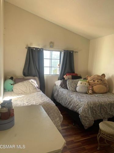 2429 Rdg Vw Ct, Simi Valley CA 93065-1923 exterior