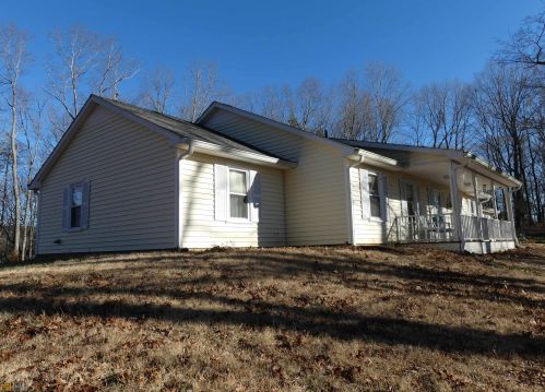 418 Doe Hts, Clarkesville, GA 30523-0823