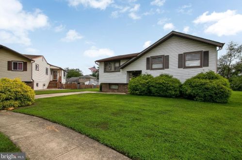 6 Brooks Ct, Gloucester, NJ 08031-2728
