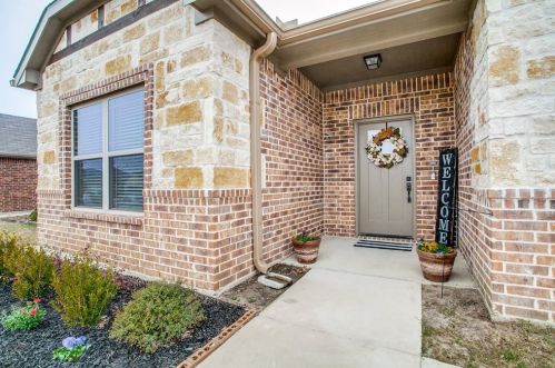 114 Cherokee St, Greenville, TX 75402-2815