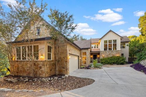 4008 Dry Creek Dr, Austin TX  78731-4825 exterior