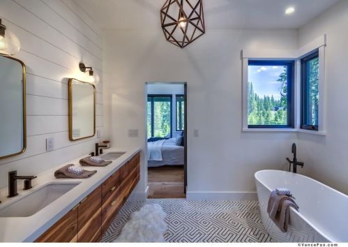 11531 Ghirard Rd, Truckee CA  96161-2776 exterior