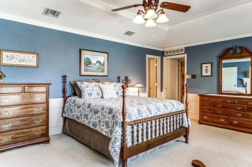 2101 Nob Hl, Carrollton TX 75006-2822 exterior