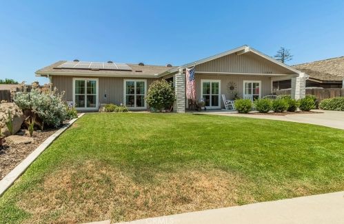 13849 Hughes Ave, Caruthers, CA 93609-9633