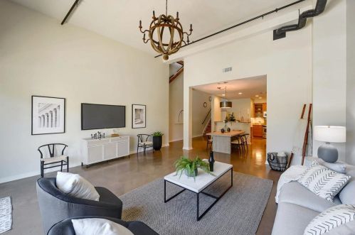 546 Manzana Pl, San Jose, CA 95112-7812