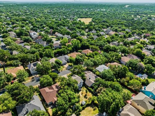 5911 Brown Rock Trl, Austin TX  78749-3314 exterior