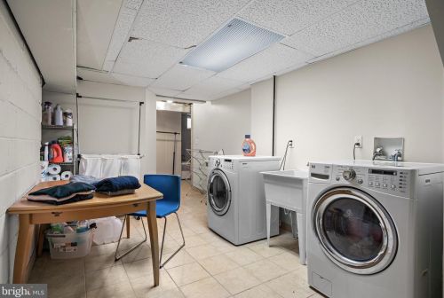 69 Laurel Rd, Princeton NJ 08540-2708 exterior