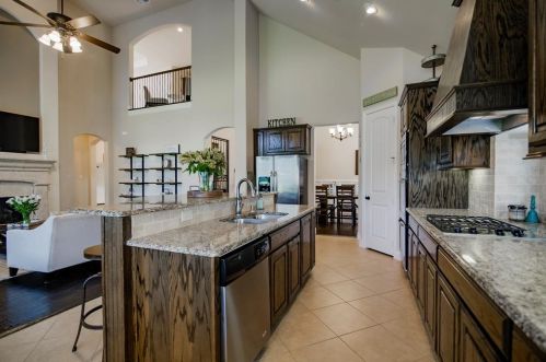 204 Rock Tree Ct, Midlothian, TX 76063-8554