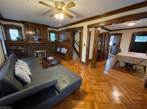 29 Parkway, Bloomfield, NJ 07003-5719