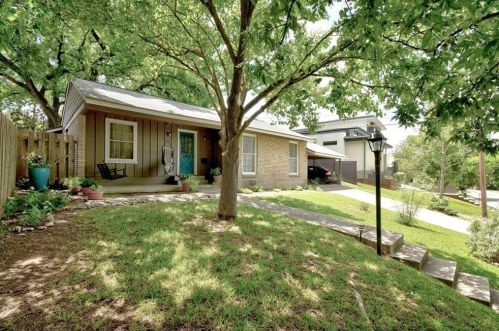 2403 Elmglen Dr, Austin TX  78704-3820 exterior