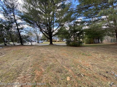 138 Gettysburg Ln, Holmdel Village, NJ 07733-1066