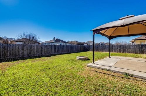 123 Discovery, Uhland TX 78640-5490 exterior