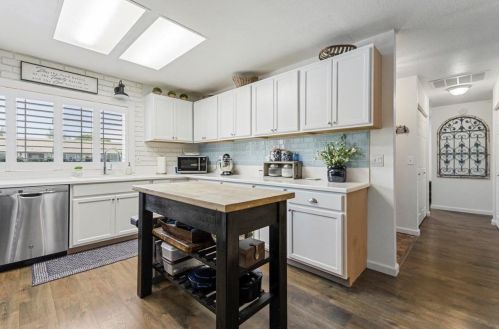 8712 Lodestone Cir, Elk Grove CA  95624-2520 exterior