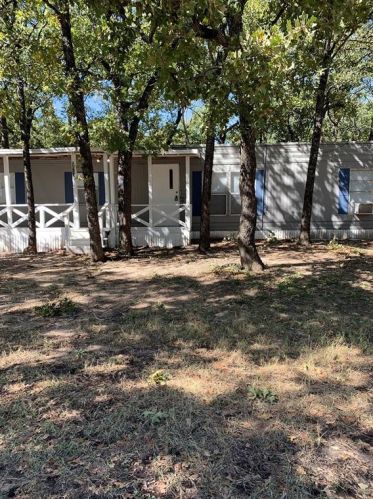 1633 Long Ave, Azle, TX 76020-5301
