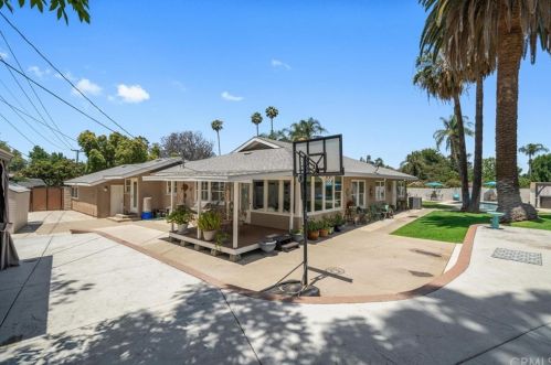 2321 Daventry Rd, Riverside CA  92506-1531 exterior