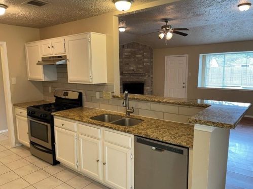 1005 Canyon Springs Dr, Morgans Point TX  77571-2747 exterior
