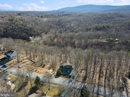 166 Nemacolin Trl, Hedgesville WV  25427-4272 exterior