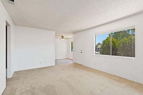 222 San Dimas Ave, Oceanside, CA 92057-7101