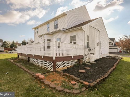 10 Gusty Ct, Charles Town, WV 25414-3903