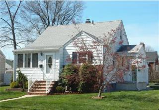163 Liberty St, Perth Amboy, NJ 08863-2041