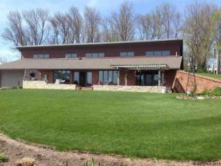 1990 332 Ave, Petersburg IA  52040-8715 exterior