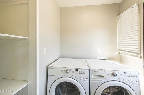7662 Paso Robles Ave, Van Nuys CA  91406-2141 exterior