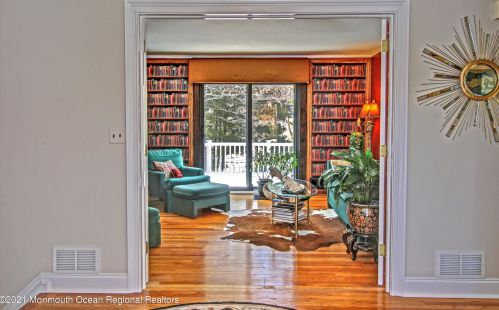 9 Fox Hill Rd, Middletown NJ exterior