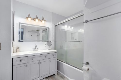 19913 Keswick Ln, Huntington Beach CA  92646-4250 exterior