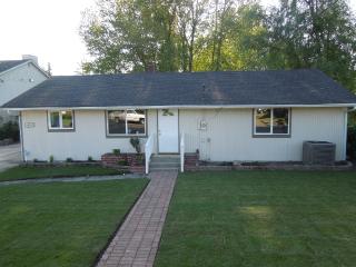 10006 Golden Given Rd, Tacoma WA  98445-3175 exterior