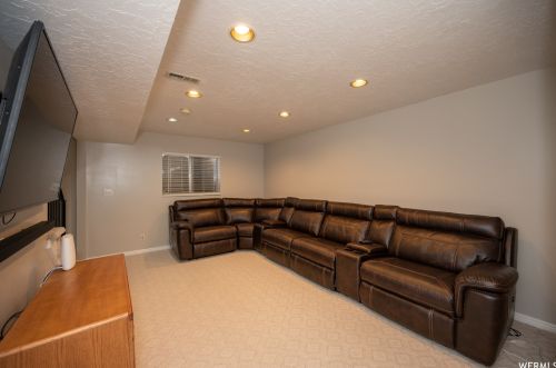 6948 Firefox Cir, Taylorsville UT 84081-5376 exterior