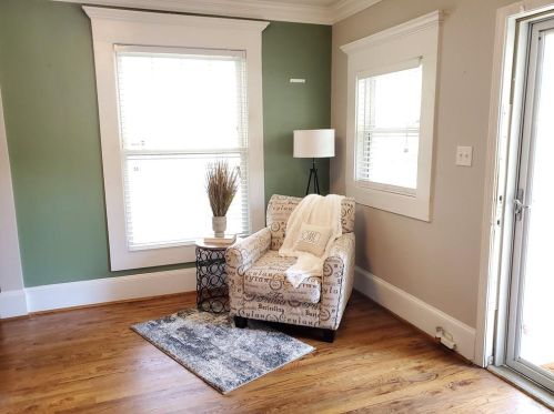 1737 Center Ave, Atlanta GA  30344-4703 exterior