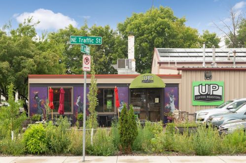 1901 Hennepin Ave, Minneapolis MN  55403-3161 exterior