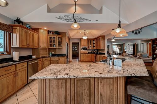 8300 County Line Rd, Willowbrook IL  60527-5719 exterior