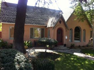 6056 Del Ray Ct, Riverside, CA 92506-2501