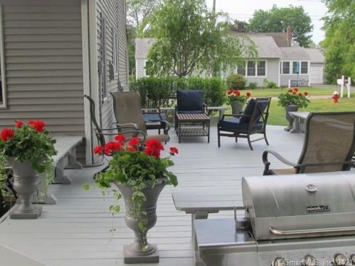 49 Indianola Rd, Niantic, CT 06357-3345