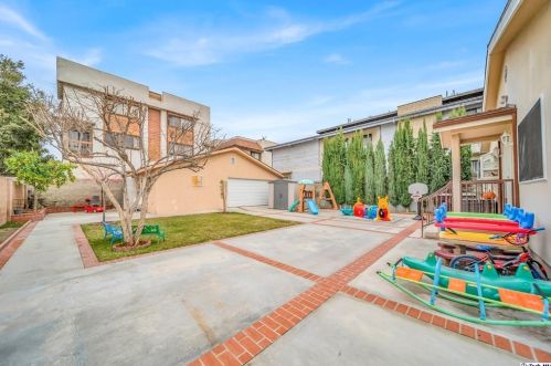 809 Lomita Ave, Glendale CA  91205-1617 exterior