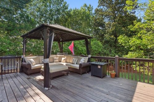 151 Hardeman Rd, Atlanta GA  30342-2532 exterior