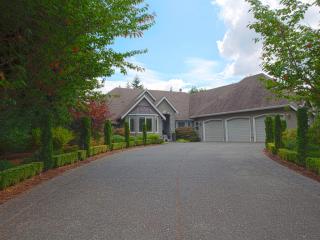 16319 44th Ct, Redmond, WA 98052-5403
