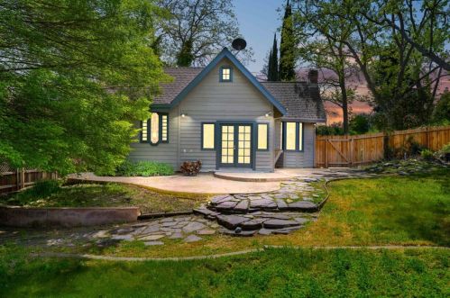 4320 Watkins Dr, Fair Oaks, CA 95628-7536