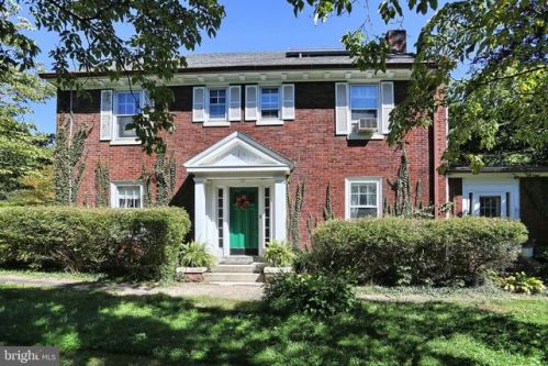 216 Vineyard Rd, Harrisburg, PA 17104-1437