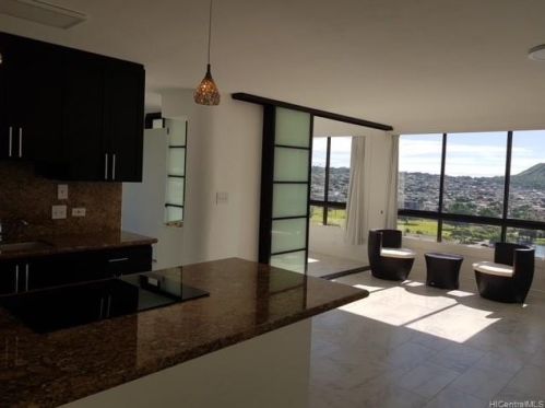 320 Liliuokalani Ave, Honolulu HI  96815-3550 exterior