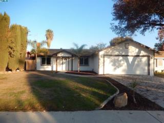 2428 Oak Ct, Visalia, CA 93292-2608