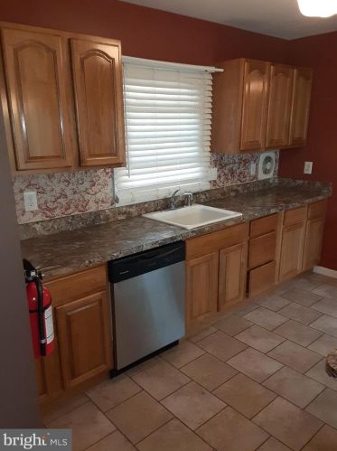 76 Marboro Ln, Willingboro, NJ 08046-3113