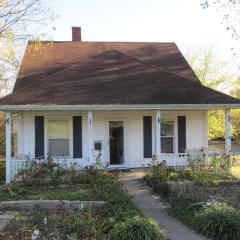 100 Winstead St, Anna, IL 62906-1535