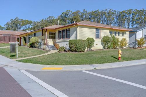 1871 Claremont Dr, San Bruno, CA 94066-2749